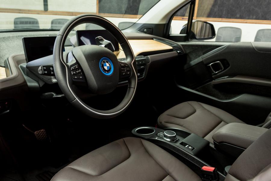 Интерьер BMW i3s by AC Schnitzer (I01) 2019 года  (фото 12 из 15)